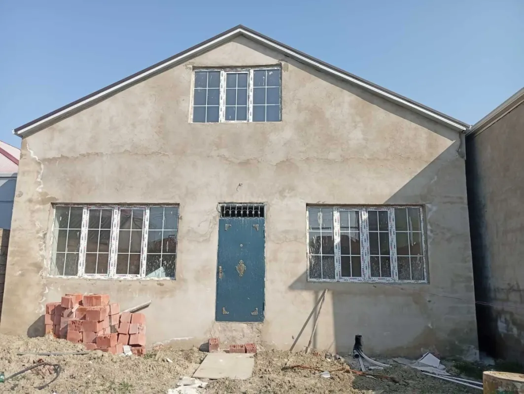 Satılır 4 otaqlı həyət evi 100 m²