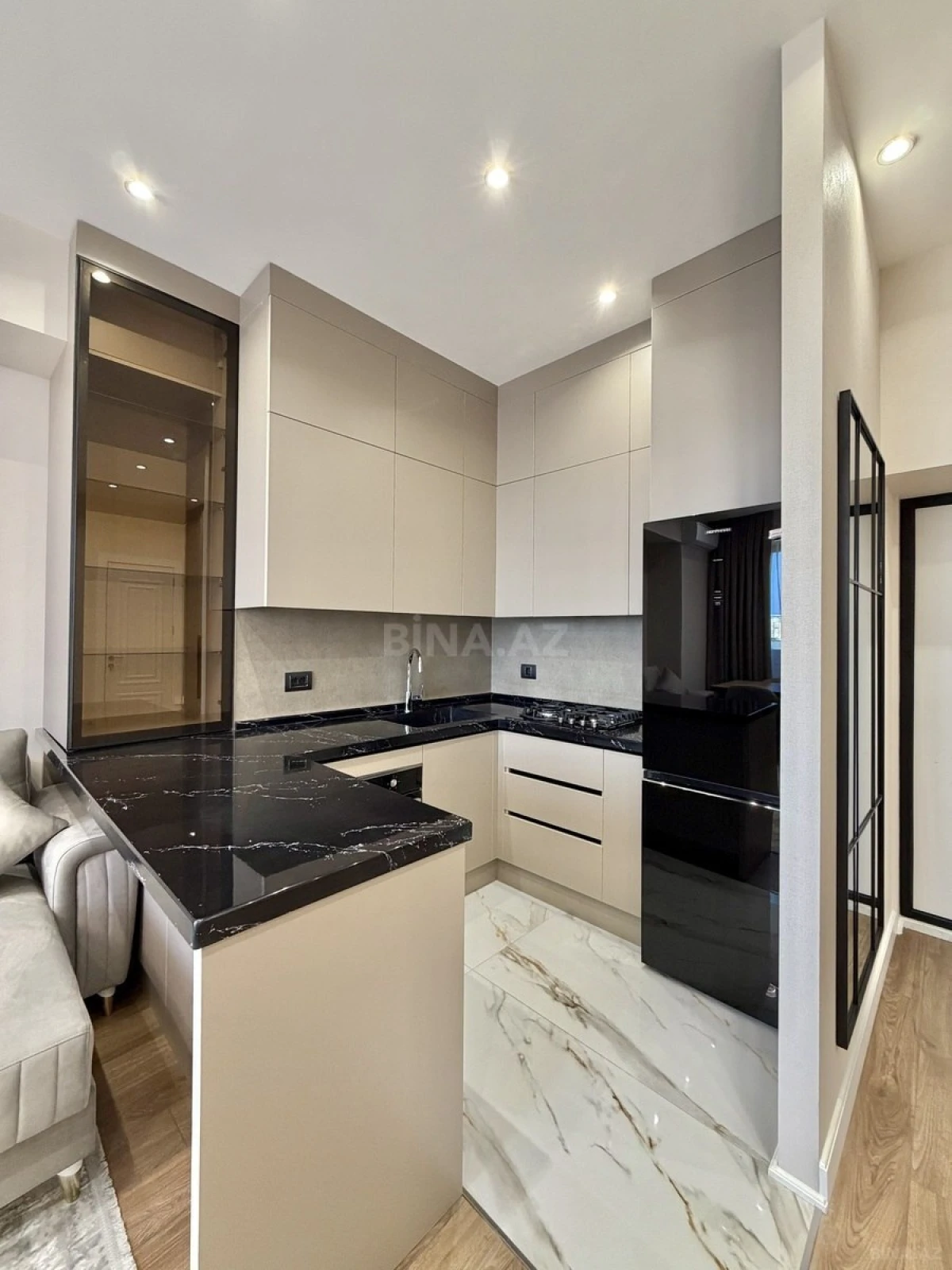 Satılır 2 otaqlı mənzil 63 m²