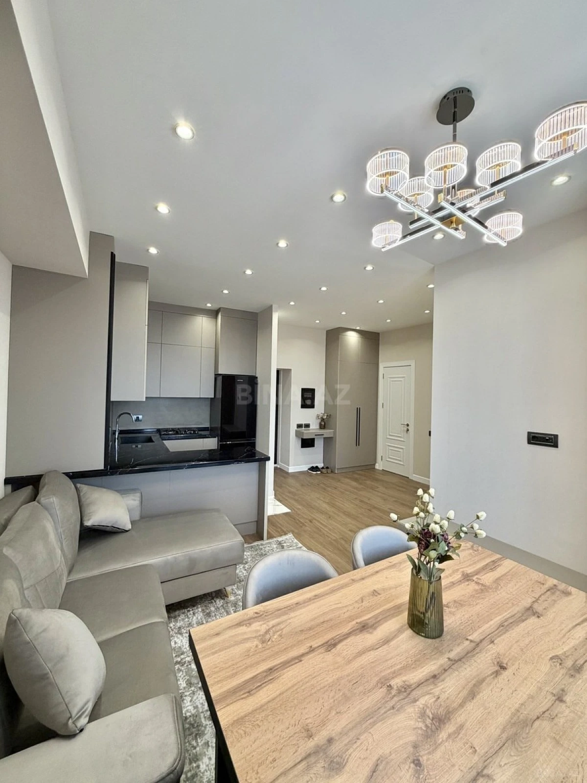 Satılır 2 otaqlı mənzil 63 m²