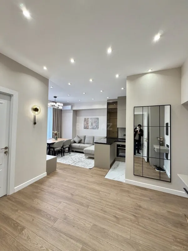 Satılır 2 otaqlı mənzil 63 m²