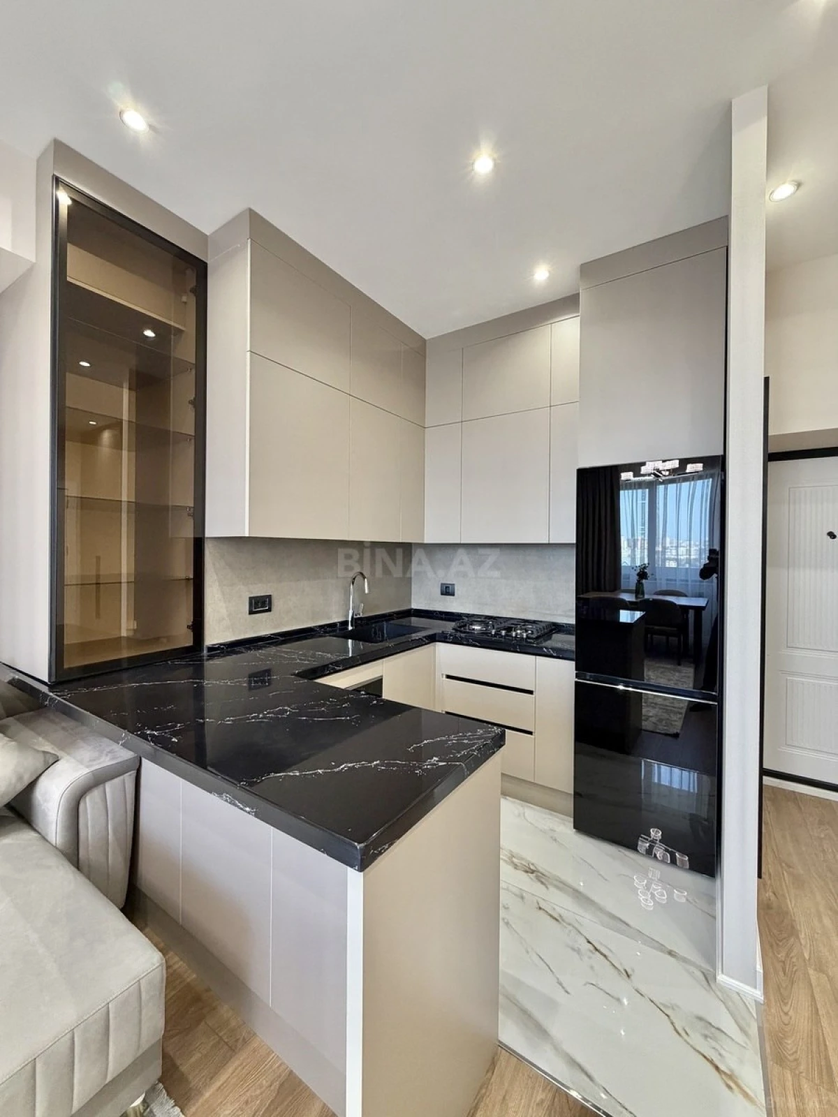 Satılır 2 otaqlı mənzil 63 m²