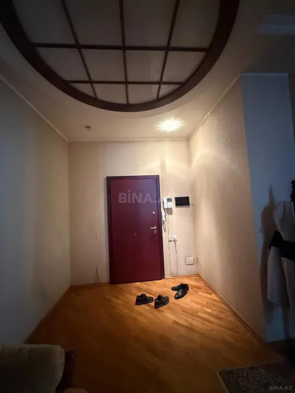 Kirayə verilir 3 otaqlı mənzil 145 m²