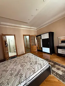 Kirayə verilir 3 otaqlı mənzil 145 m²