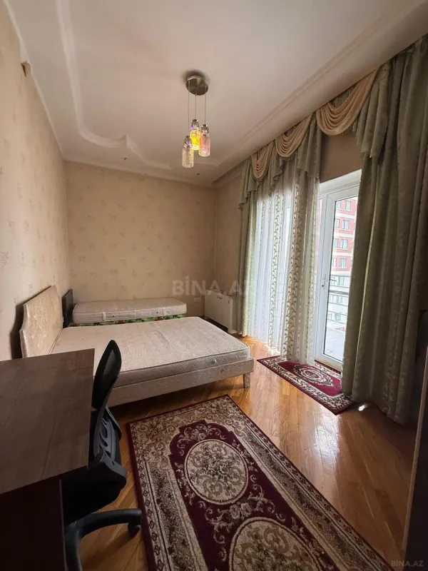 Kirayə verilir 3 otaqlı mənzil 145 m²