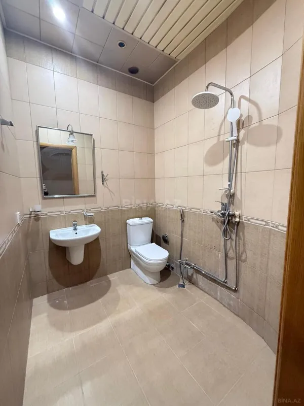 Kirayə verilir 3 otaqlı mənzil 145 m²