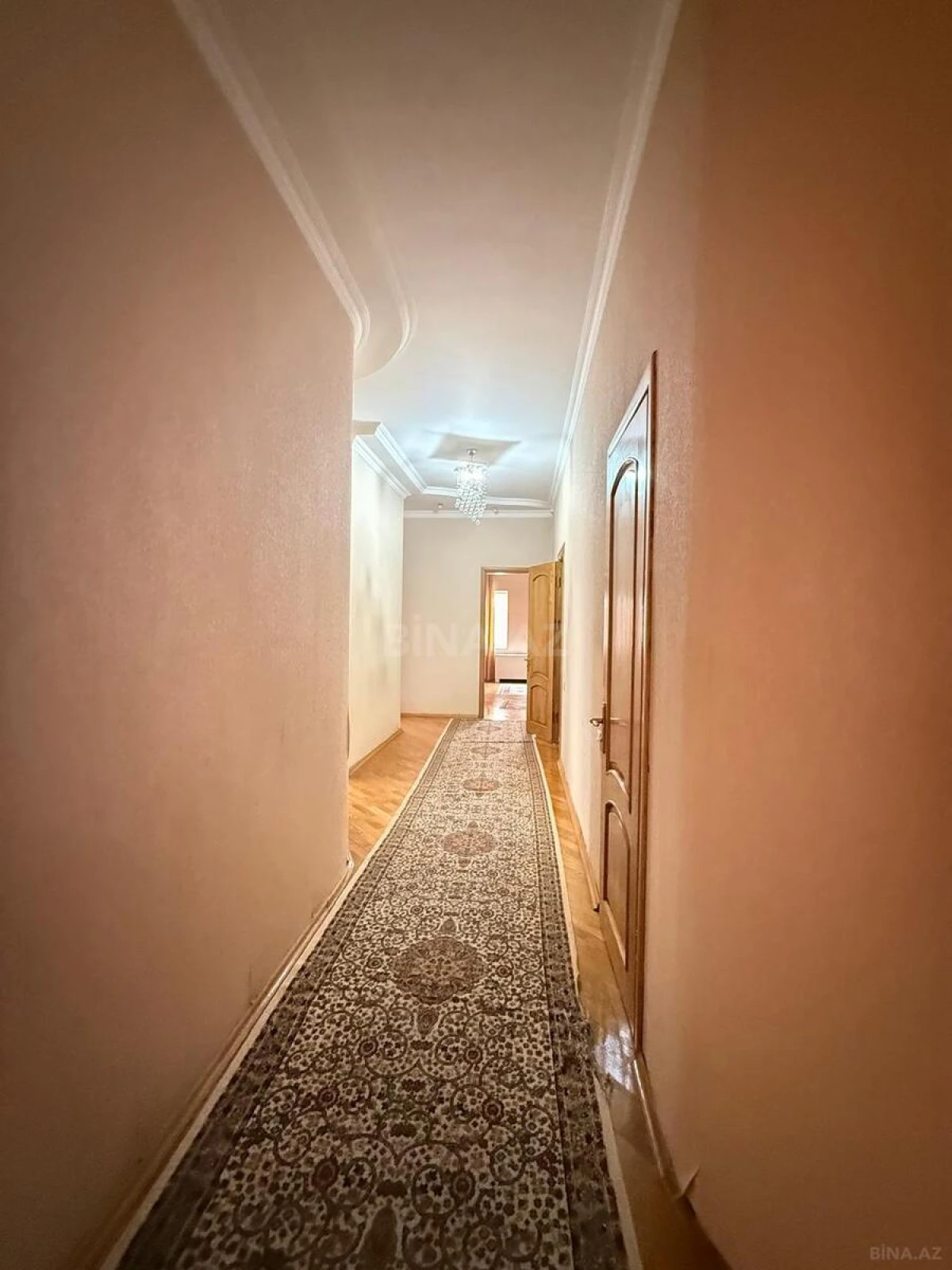 Kirayə verilir 3 otaqlı mənzil 145 m²