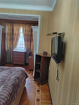 Kirayə verilir 2 otaqlı mənzil 80 m²