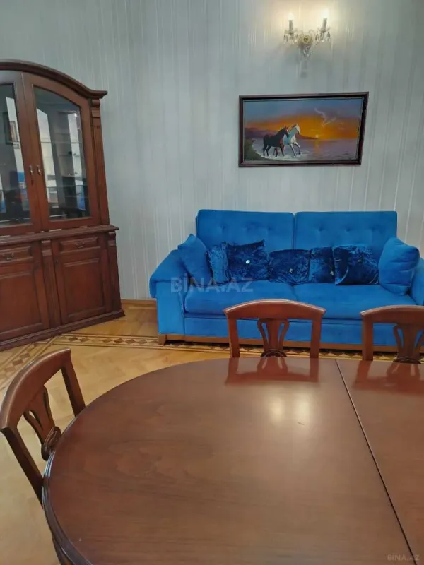 Kirayə verilir 2 otaqlı mənzil 80 m²