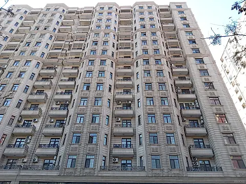 Satılır 3 otaqlı mənzil 154.1 m²