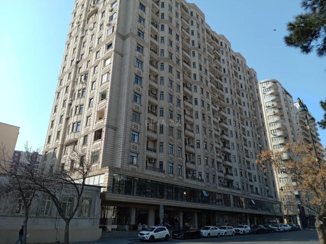 Satılır 3 otaqlı mənzil 154.1 m²