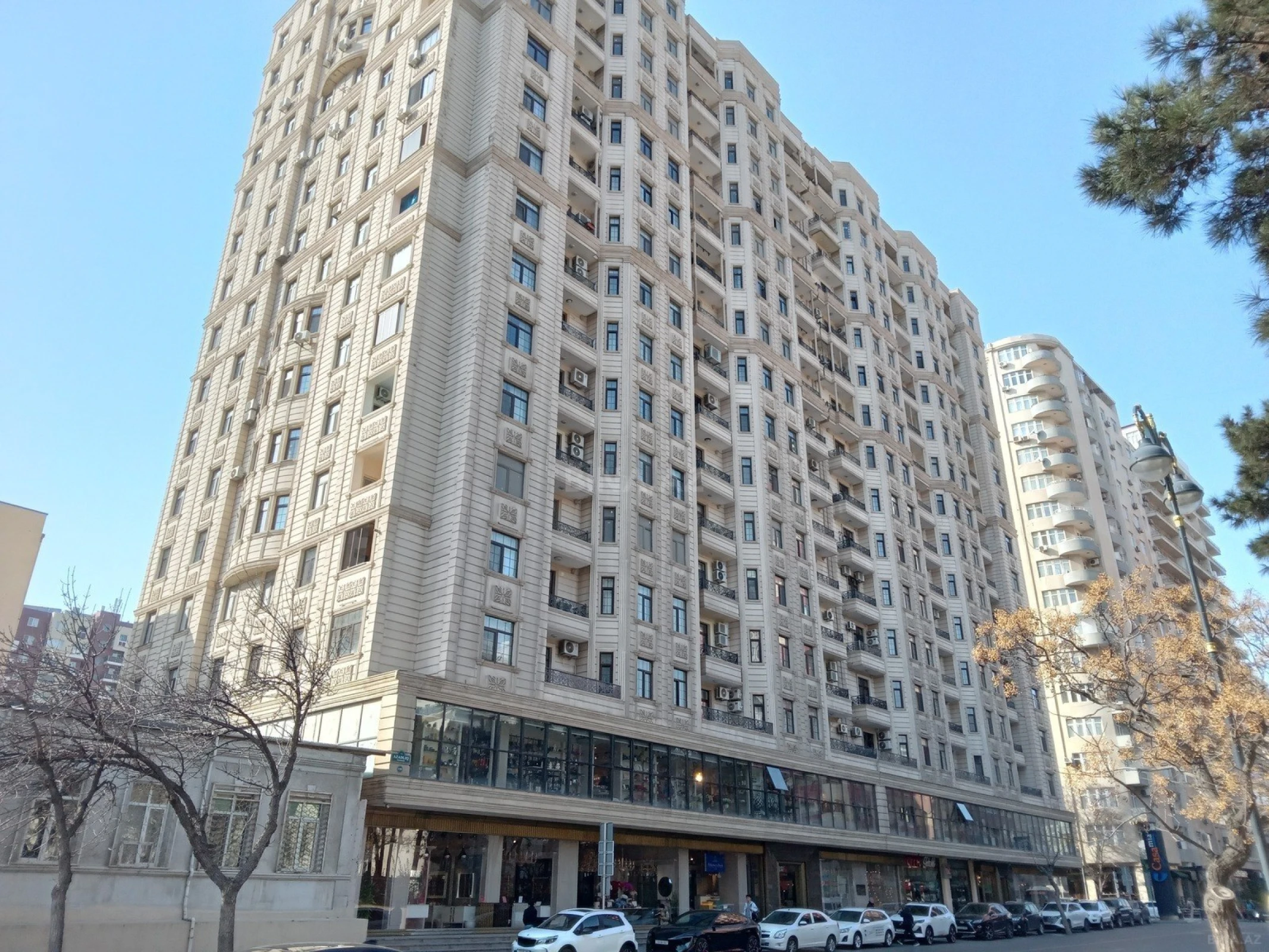 Satılır 3 otaqlı mənzil 154.1 m²