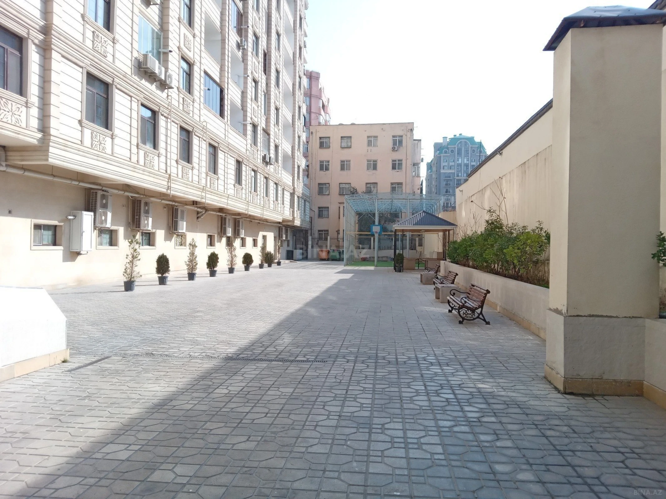 Satılır 3 otaqlı mənzil 154.1 m²