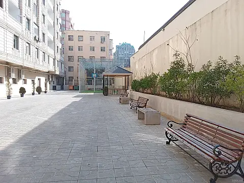 Satılır 3 otaqlı mənzil 154.1 m²