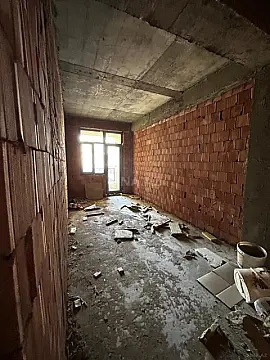 Satılır 3 otaqlı mənzil 132 m²