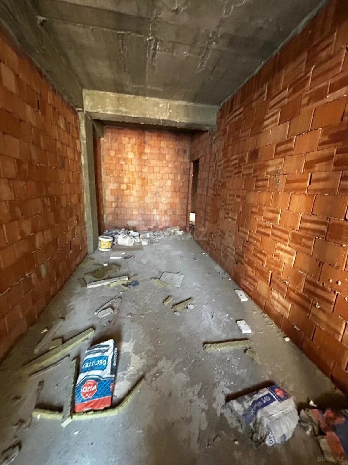 Satılır 3 otaqlı mənzil 132 m²