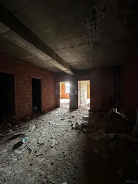 Satılır 3 otaqlı mənzil 132 m²