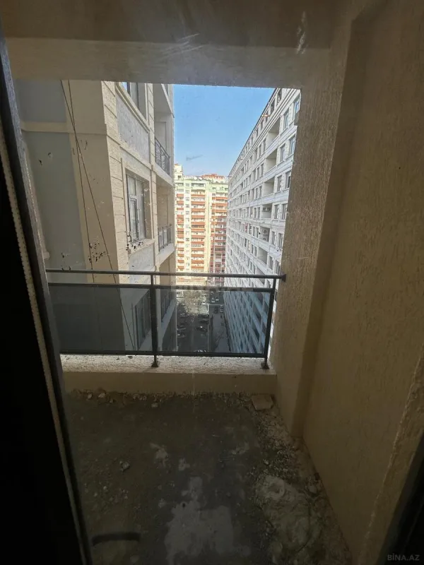 Satılır 3 otaqlı mənzil 132 m²