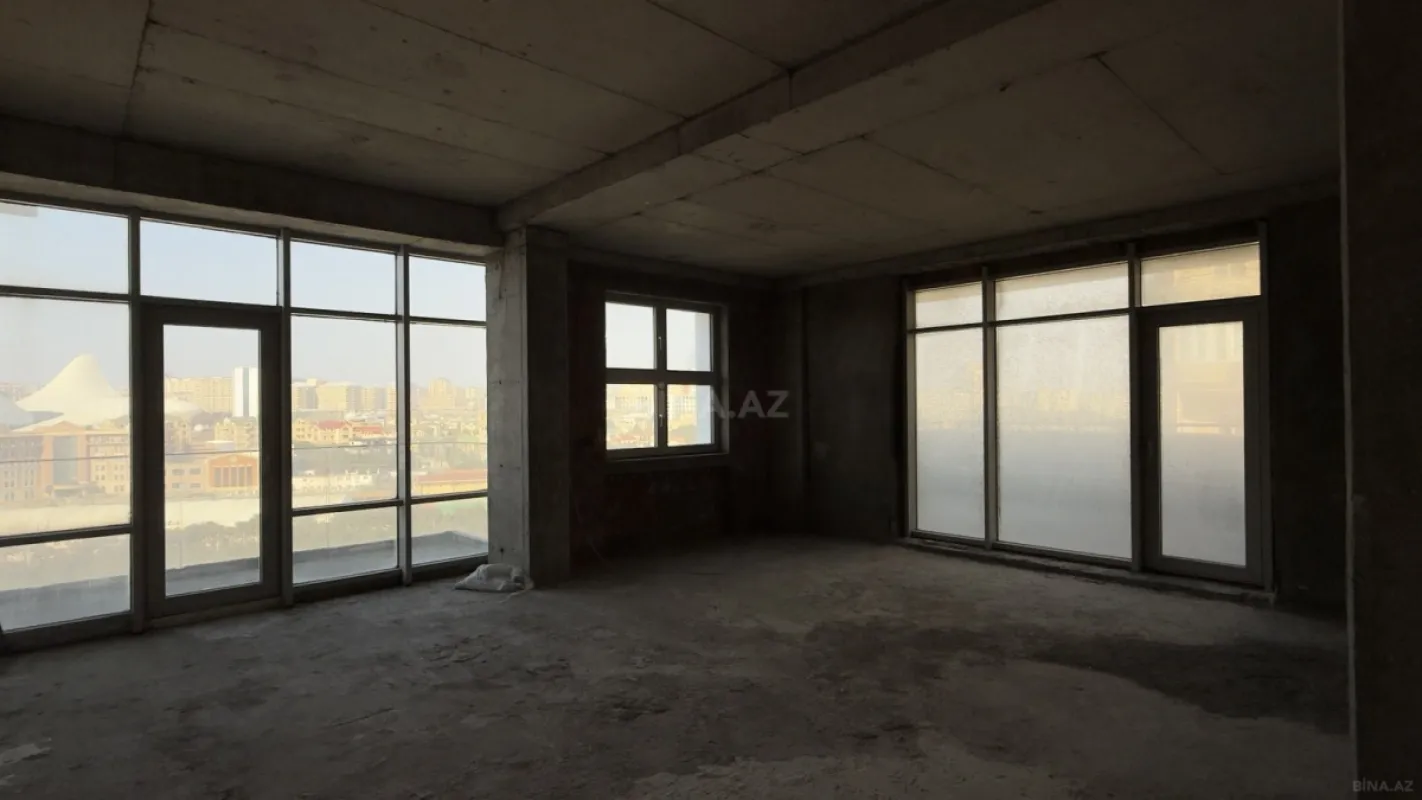 Satılır 3 otaqlı mənzil 139.1 m²