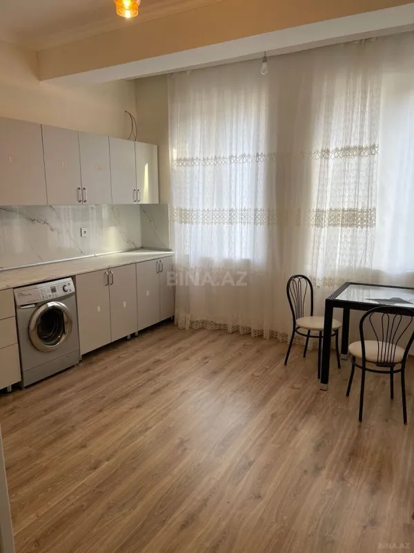 Kirayə verilir 3 otaqlı mənzil 127 m²