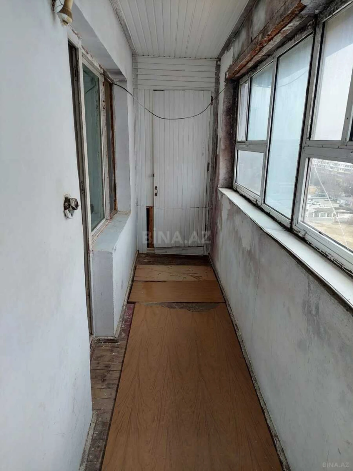 Satılır 4 otaqlı mənzil 100 m²