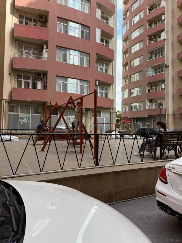 Kirayə verilir 2 otaqlı mənzil 85 m²