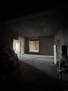 Satılır 6 otaqlı mənzil 323 m²