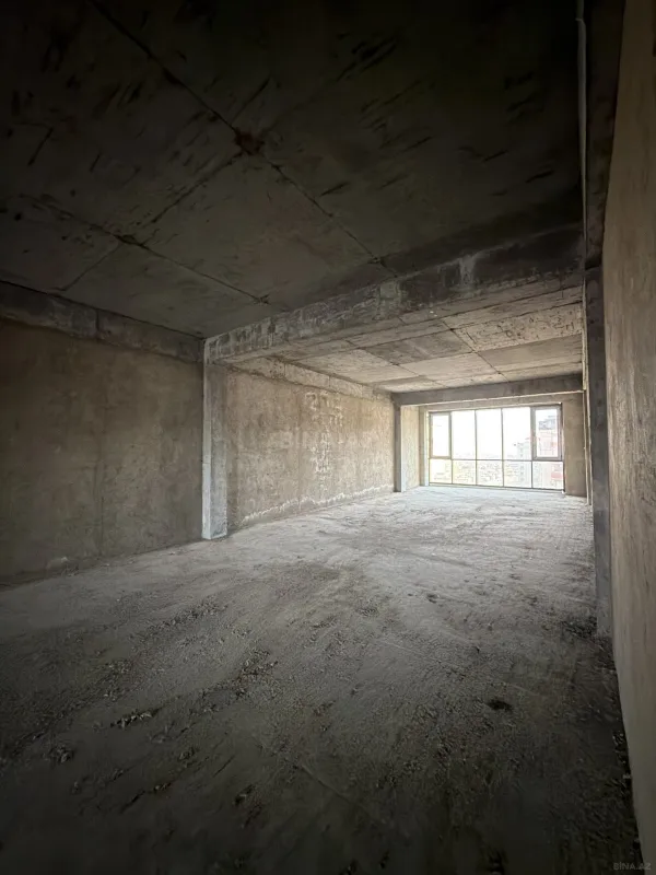 Satılır 6 otaqlı mənzil 323 m²