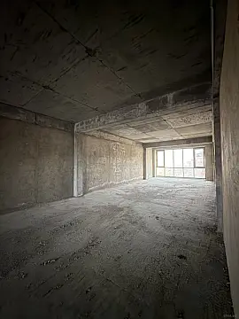 Satılır 6 otaqlı mənzil 323 m²