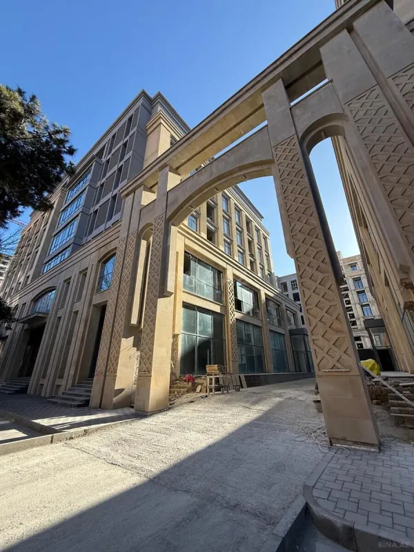 Satılır 3 otaqlı mənzil 144 m²