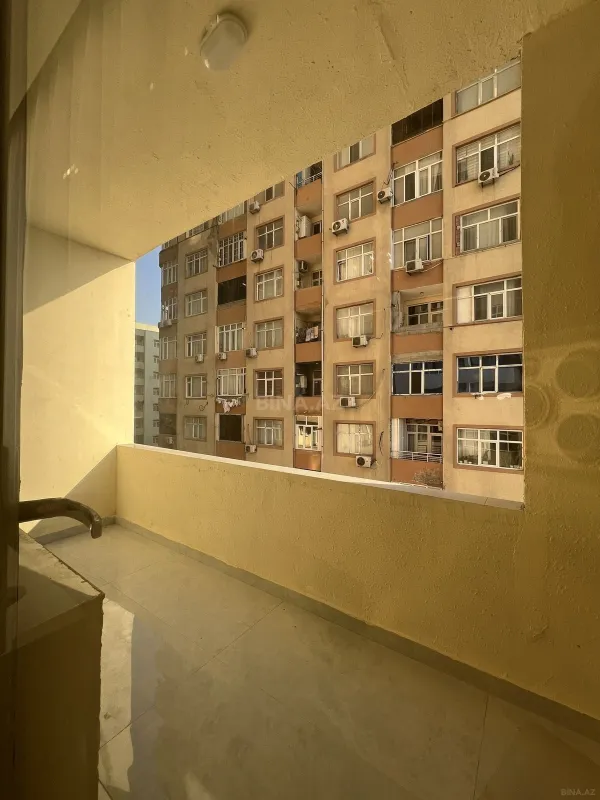 Satılır 3 otaqlı mənzil 135 m²