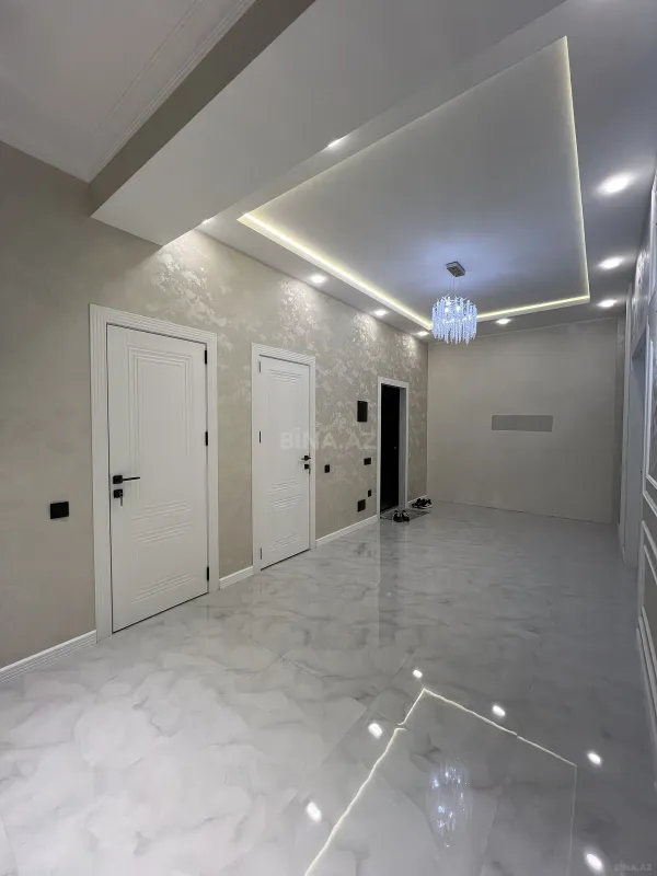 Satılır 3 otaqlı mənzil 135 m²