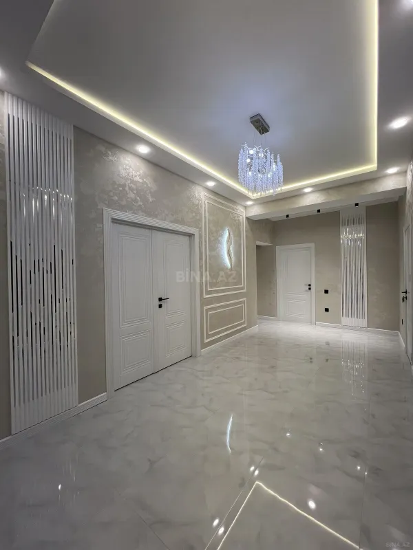 Satılır 3 otaqlı mənzil 135 m²