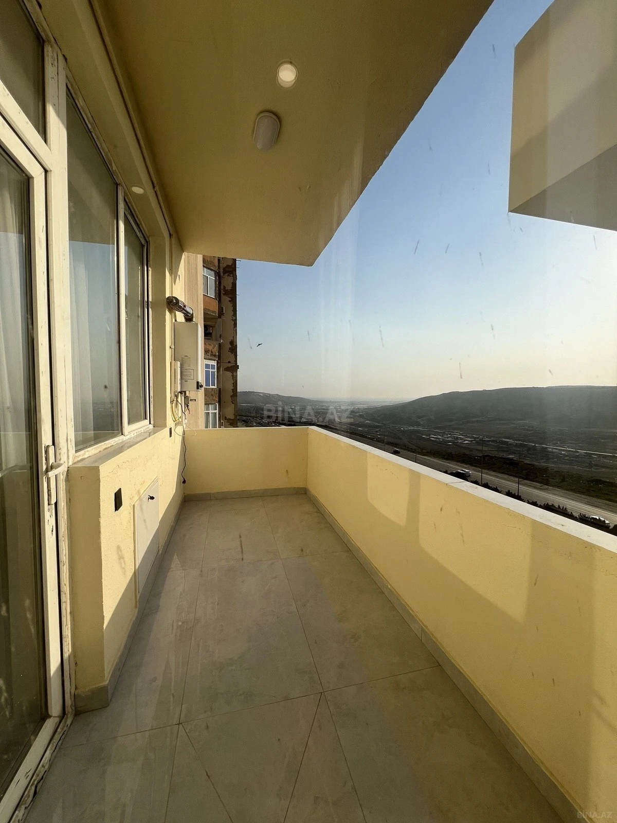 Satılır 3 otaqlı mənzil 135 m²