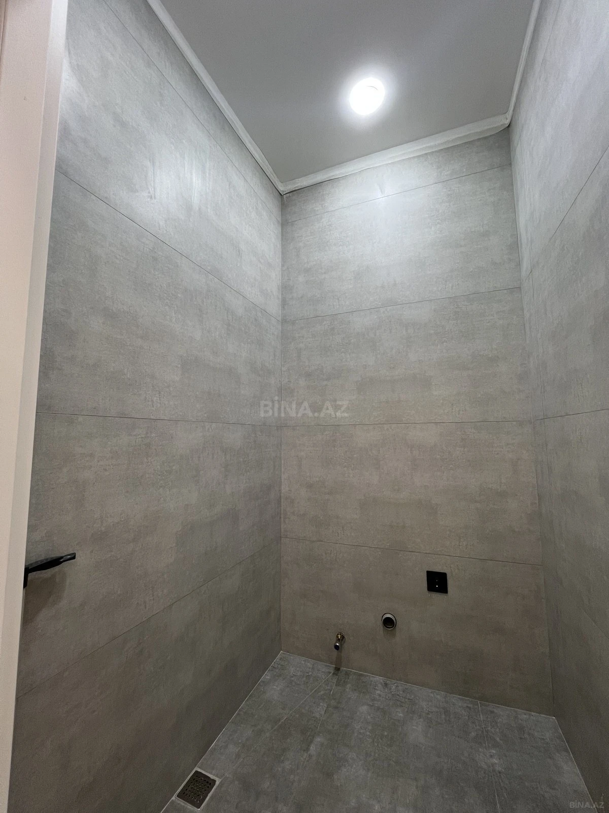 Satılır 3 otaqlı mənzil 135 m²