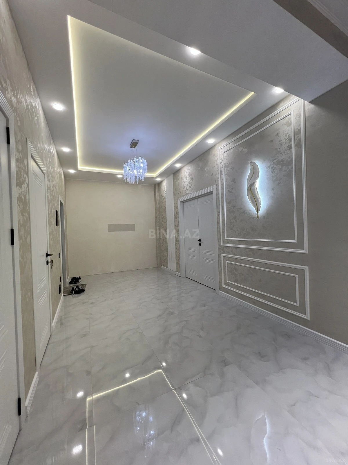 Satılır 3 otaqlı mənzil 135 m²