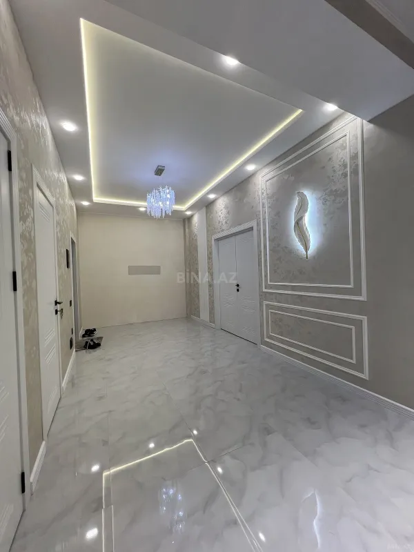 Satılır 3 otaqlı mənzil 135 m²