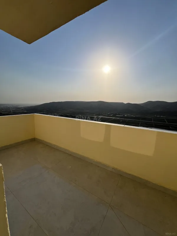 Satılır 3 otaqlı mənzil 135 m²