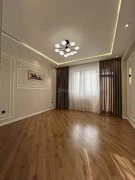 Satılır 3 otaqlı mənzil 135 m²