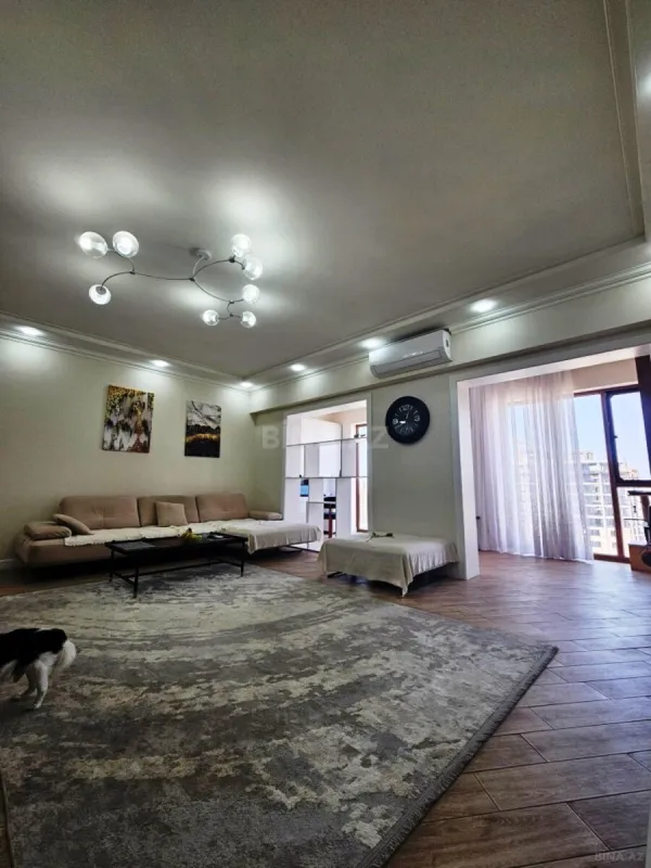Satılır 3 otaqlı mənzil 141 m²