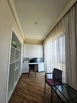 Satılır 3 otaqlı mənzil 141 m²