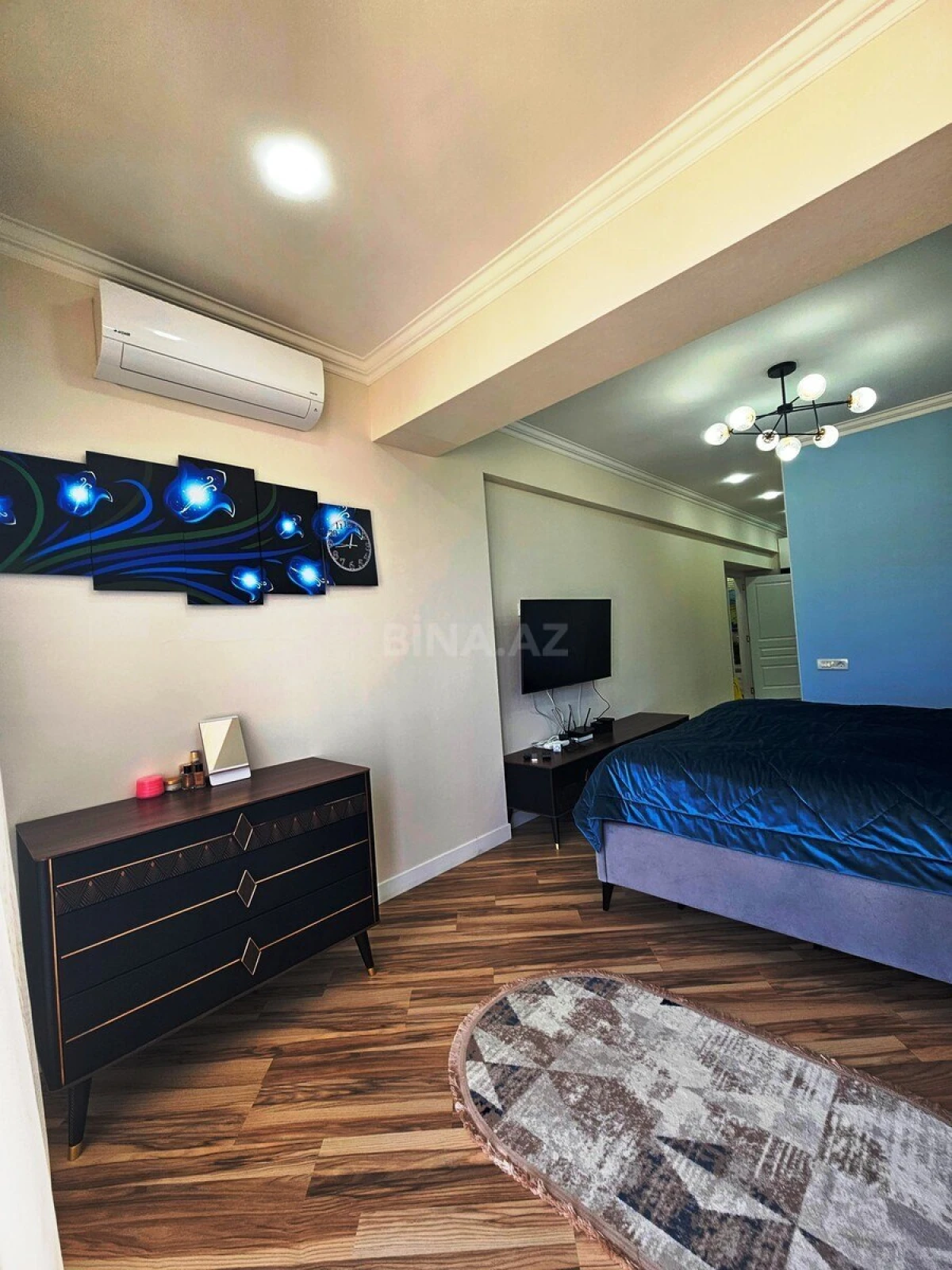 Satılır 3 otaqlı mənzil 141 m²
