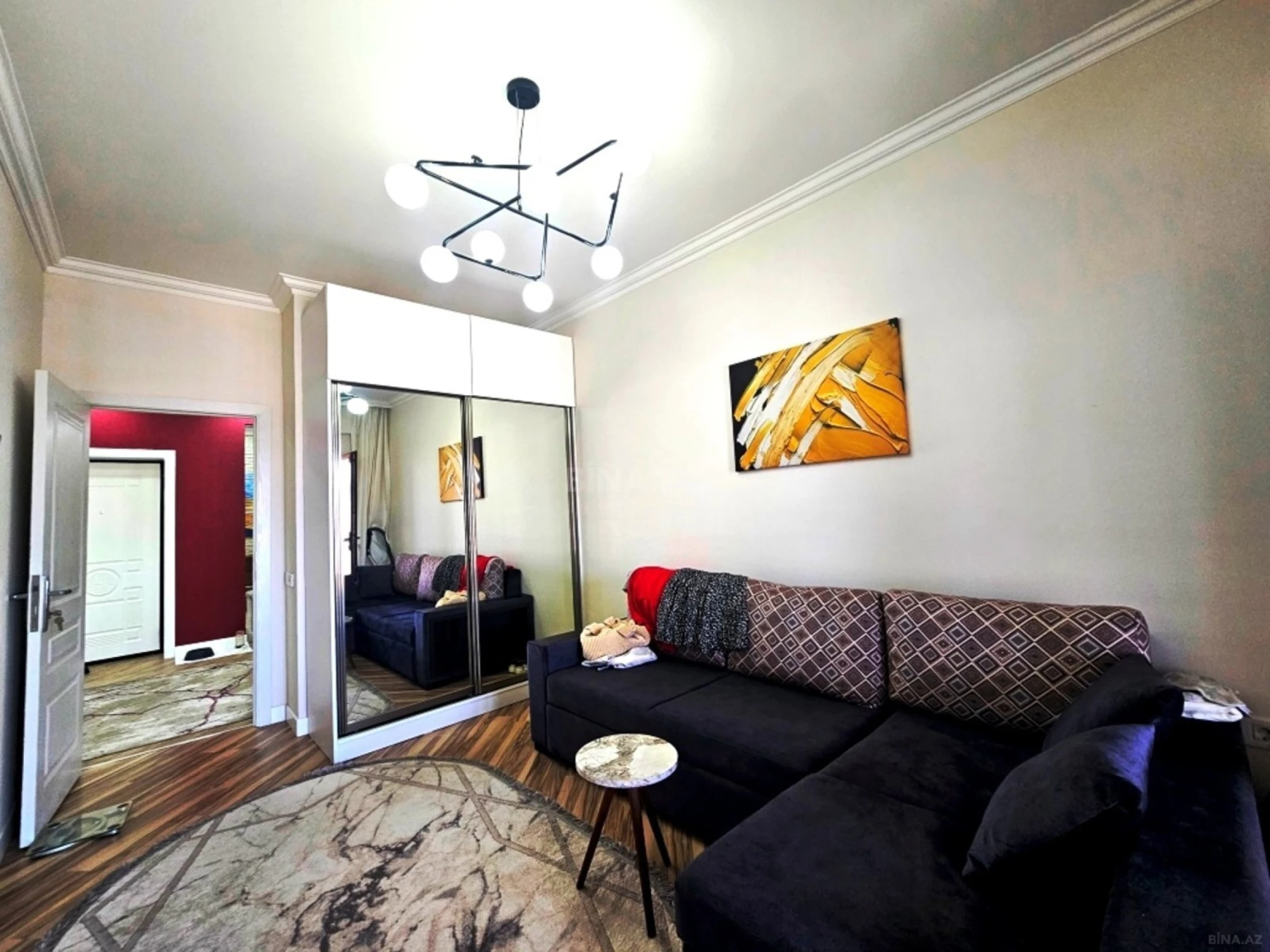 Satılır 3 otaqlı mənzil 141 m²