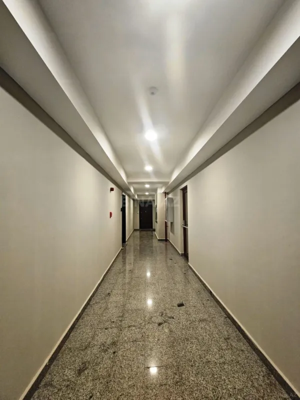 Satılır 3 otaqlı mənzil 141 m²