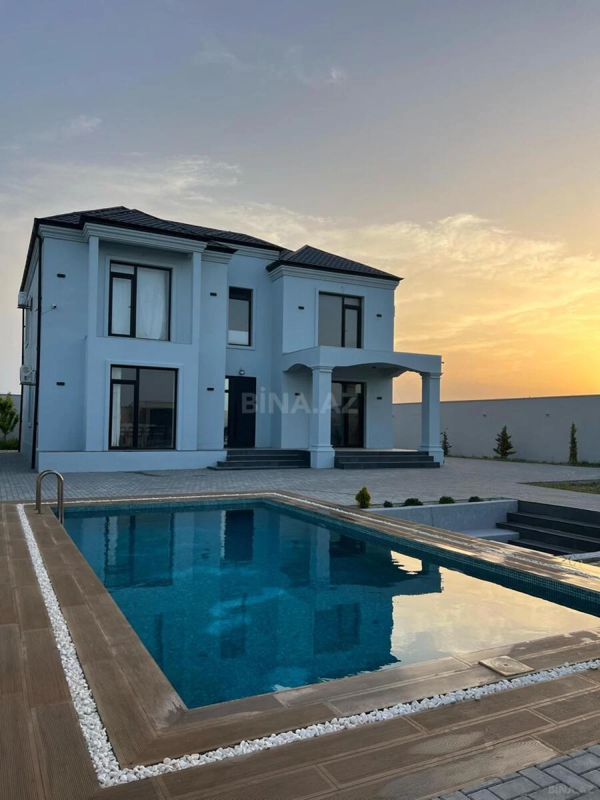 Kirayə verilir 5 otaqlı həyət evi 320 m²