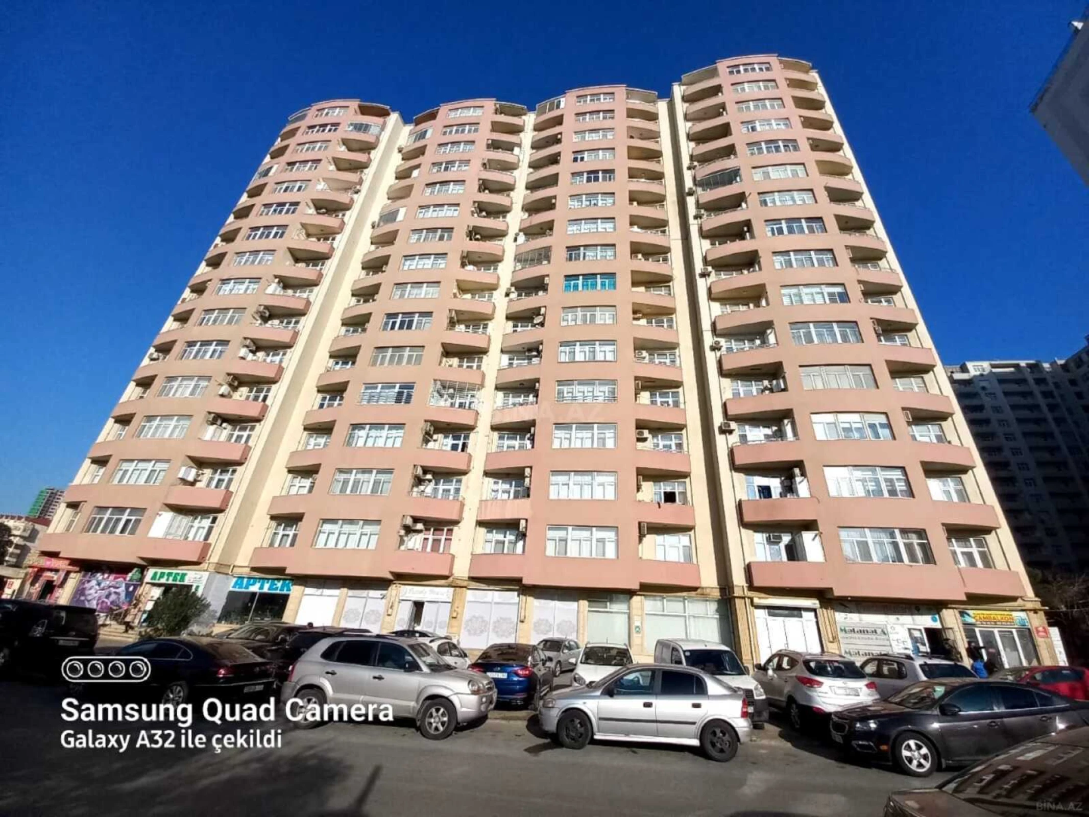 Kirayə verilir 2 otaqlı mənzil 70 m²