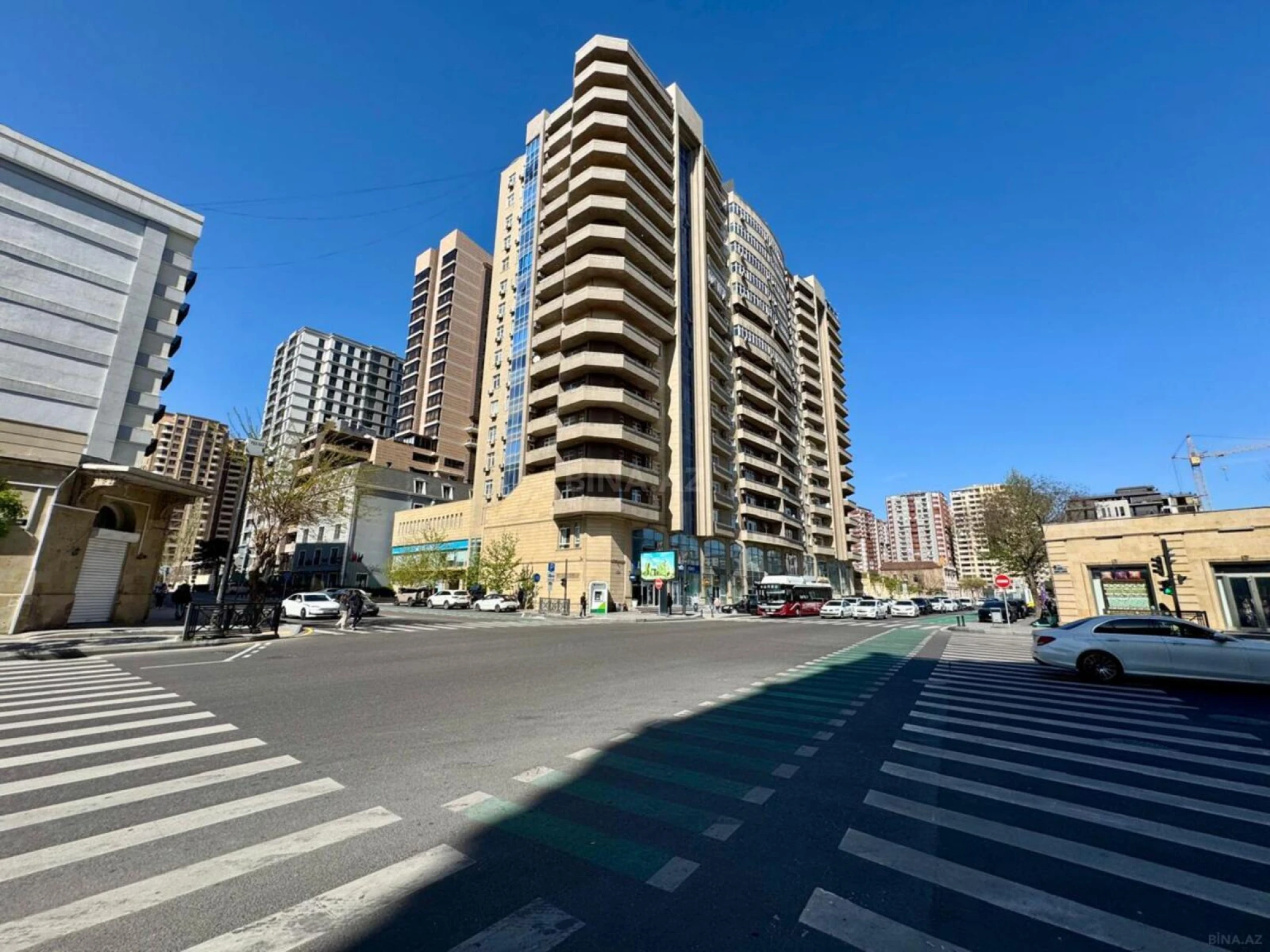 Kirayə verilir 2 otaqlı mənzil 65 m²