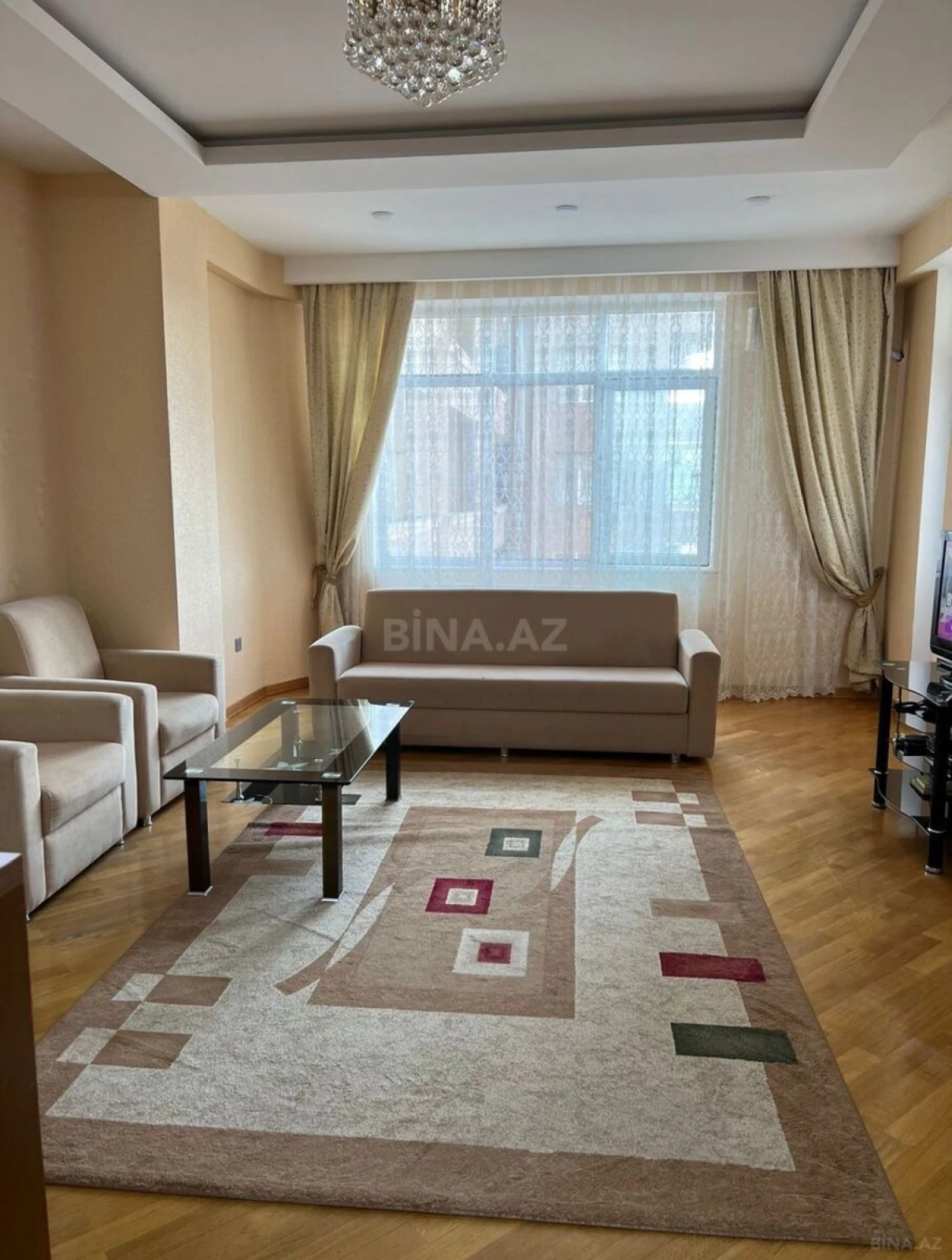 Kirayə verilir 2 otaqlı mənzil 65 m²
