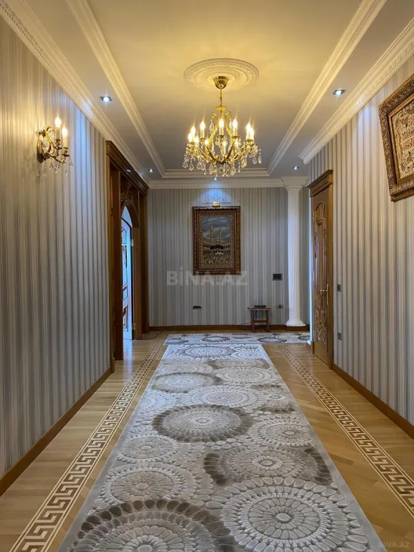 Satılır 4 otaqlı mənzil 225 m²