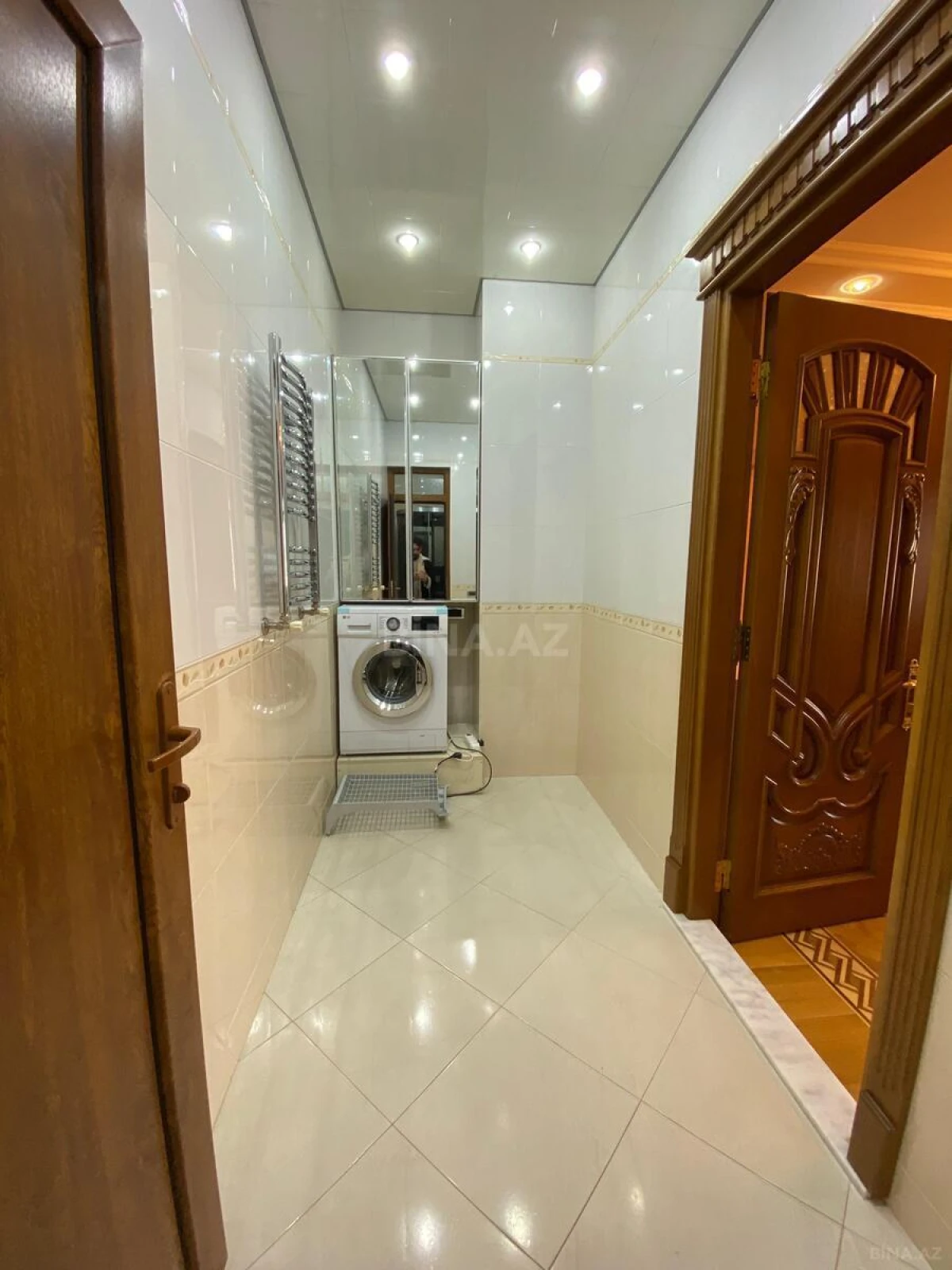 Satılır 4 otaqlı mənzil 225 m²