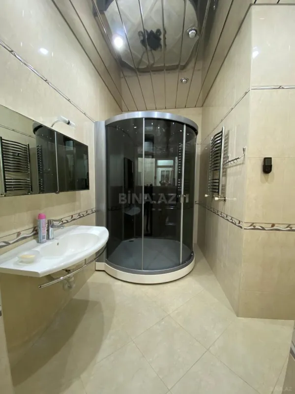 Satılır 4 otaqlı mənzil 225 m²
